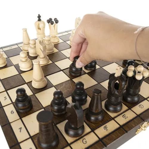 Schackspel i Trä – Elegant Set med Förvaring