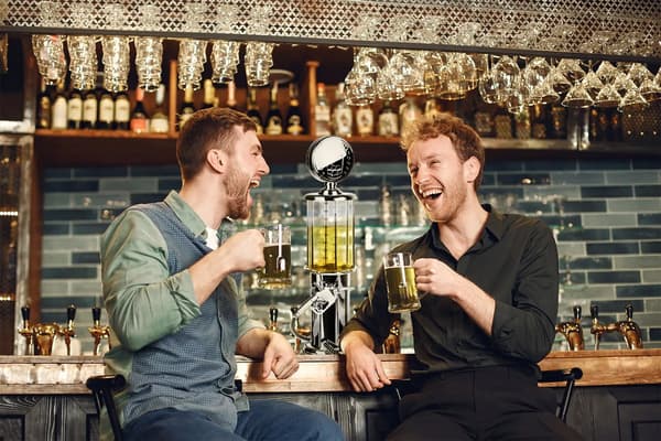 Alkoholdispenser 1 L – Dryckesdispenser med Bensinpump