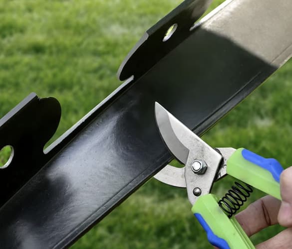 Rabattkant 6 cm × 10 m – GARDLOV flexibel gräskant med 20 spikar