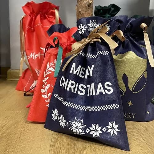 Julklappspåsar 8-pack – Återanvändbara Presentpåsar Jul