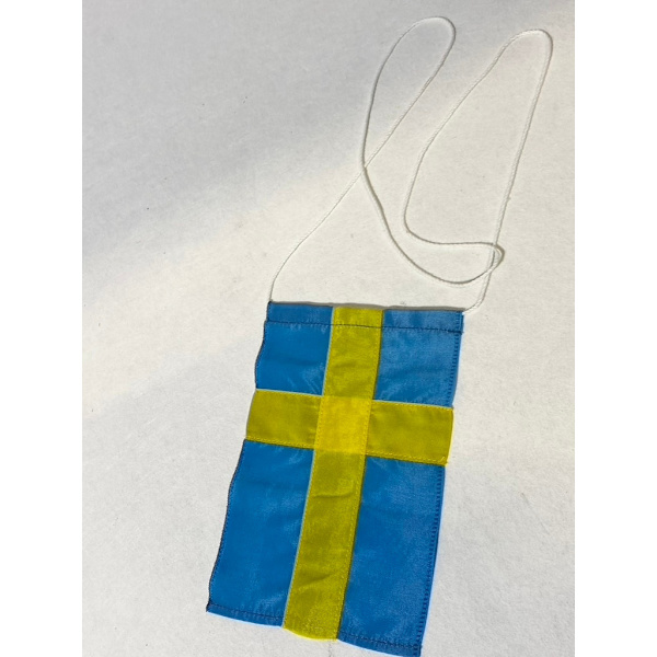 Sweden's flag in smaller format 10 x 15 cm 12 pack