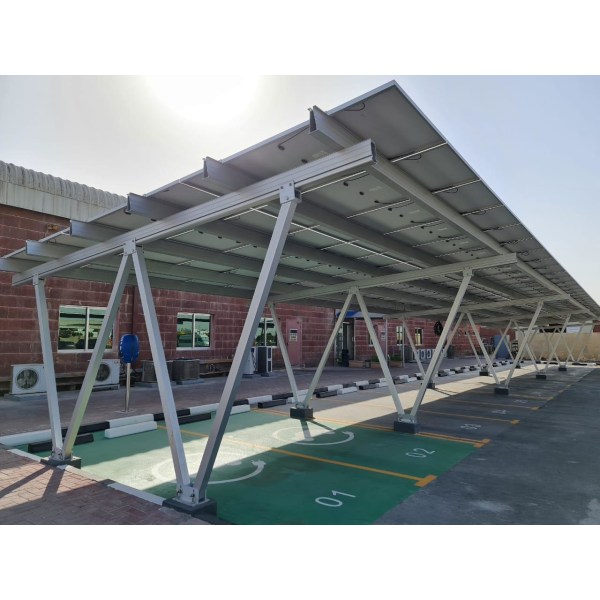 Genial carport med solcellspaneler, 4,92 kW