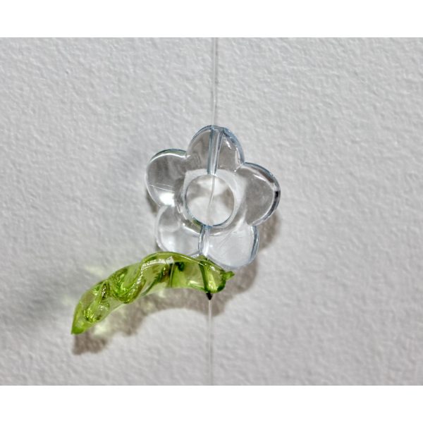 Hängdekorationer i glas, kulörta blommor. 1,7 m x 8 stycken