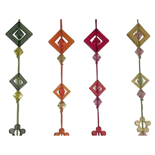 Hanging decorations in sets of 4 in different colours