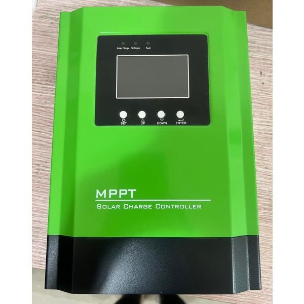 NOVA MPPT solcelle-ladningsregulator 40A til autocamper/vogn og båd