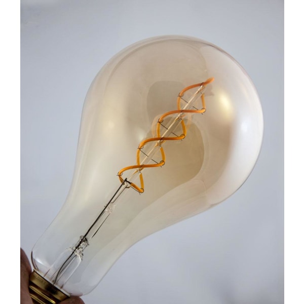 Trendig replampa som levereras med glödlampor