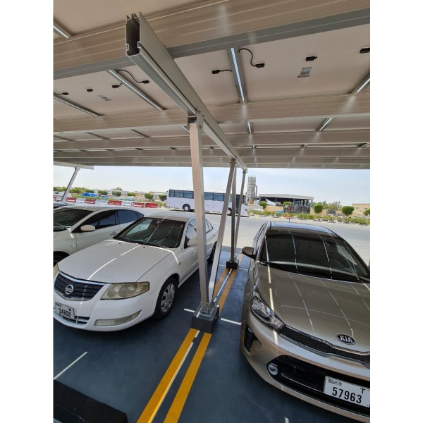 Genial dubbel carport med solcellspaneler, 6,45 kW