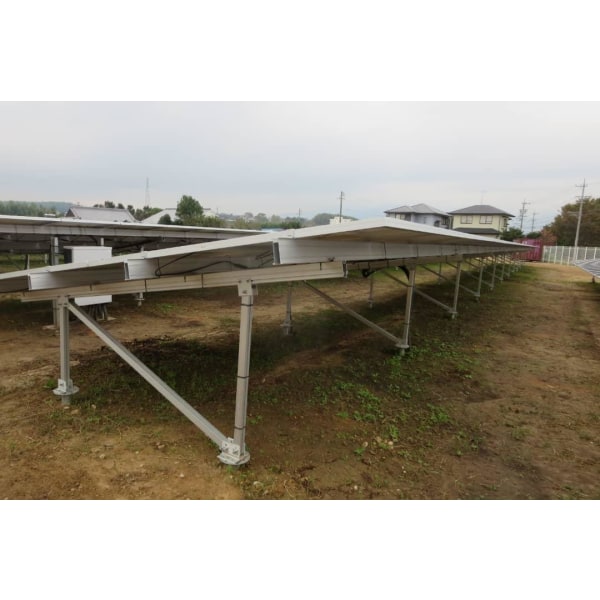 Solcellspaneler på markstativ paket om 5,28 kW