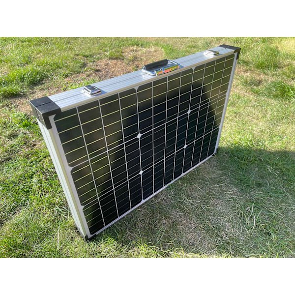 Taitettava 120 W:n aurinkopaneeli, 12 volttia.