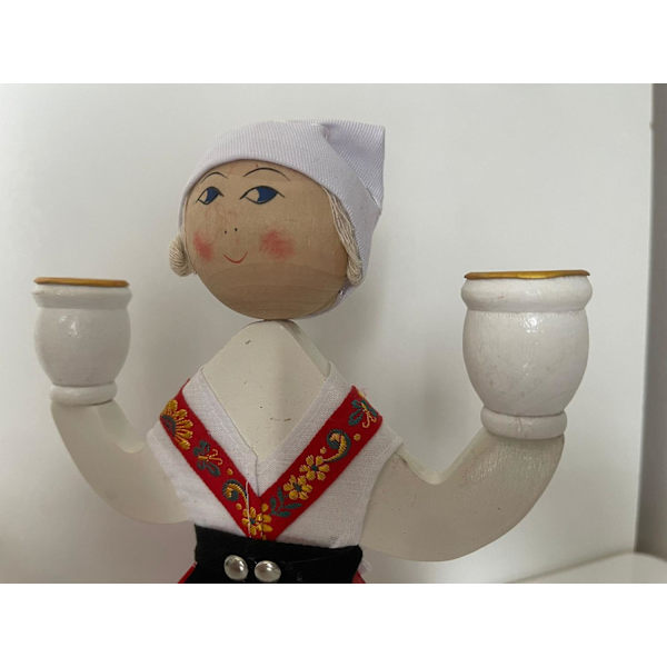 Två ljusstakar, allmoge