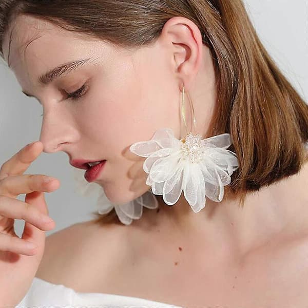 Store Kvinde Store Petal Drop Øreringe Store Blomster Dingle Øreringe med Chiffon Blomsterkvast til Ferie Bryllup (Elfenben)