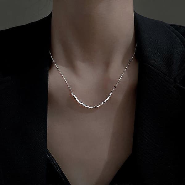 Lite diamant anheng halskjede