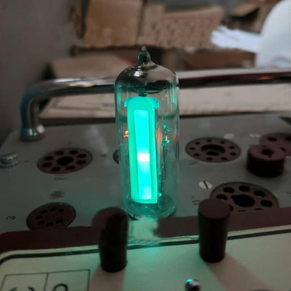 6E2 Vahvistinputki Elektroninen Indikaattoriputki Korvaa EM84 2kpl