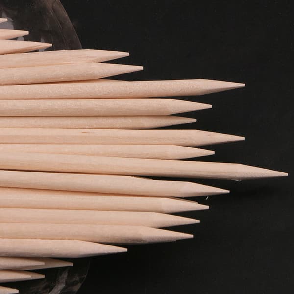 11,4 cm dubbelsidiga orangeträpinnar, 100 pinnar per påse