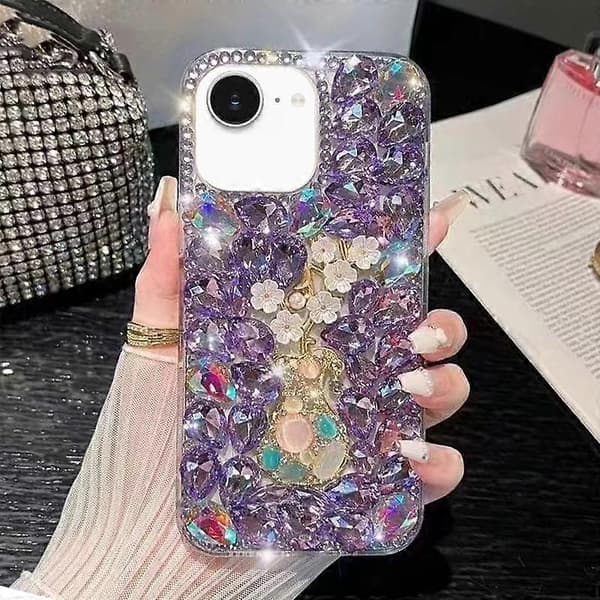Plommeblomst Håndlaget Diamantinnlegg PC Telefondeksel For iPhone 16e (Lilla)