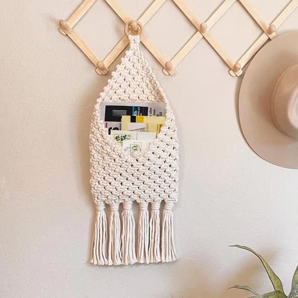 Hängande vävd korg för Boho hemmakontorsinredning