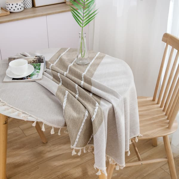 Rund duk, duk med dusk i bomull og lin (Tre linjer kaffe 150cm)