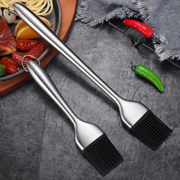 2-pack kraftig grillpensel, perfekt för grillat kött, kakor och bakverk. Solid, robust grillpensel med rostfritt stål