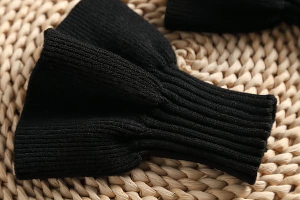 Två par stickade garnmanschetter för höst och vinter, varma accessoarer, elastisk bas