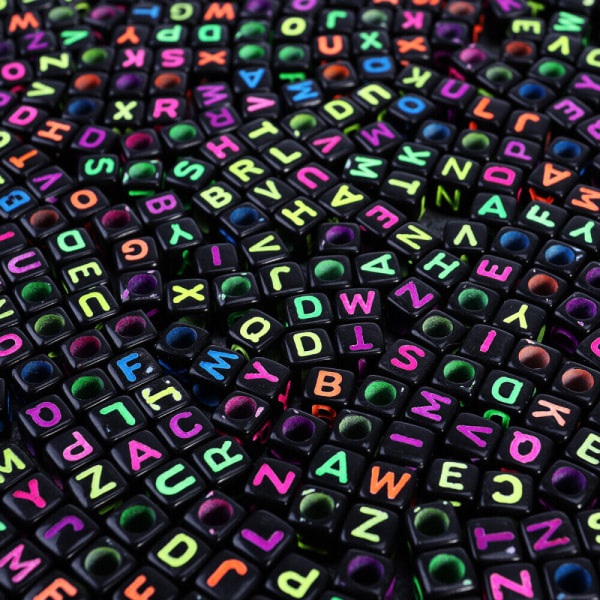 600 bitar akryl alfabetpärlor brev halsband Assorted