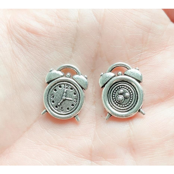 Creoler Klocka Clock Väckarklocka Örhängen Rostfria Ringar Silver