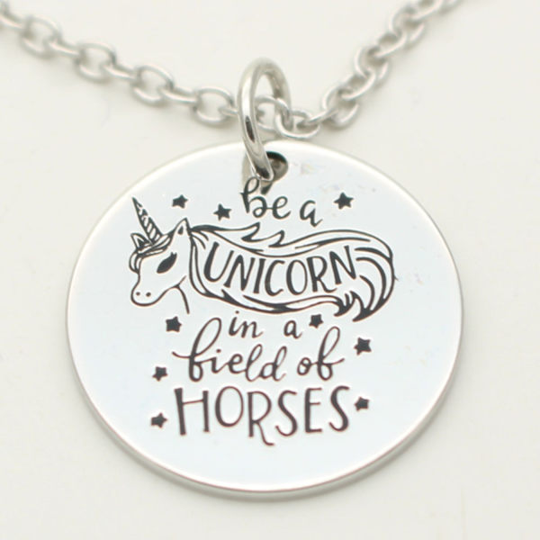 Halsband Enhörning Unicorn Text Sagoväsen Silver