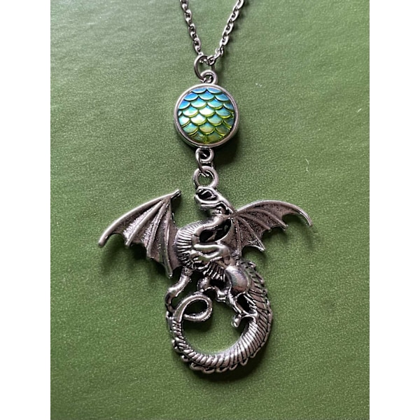 Necklace - Dragon - Silver - Chain Green