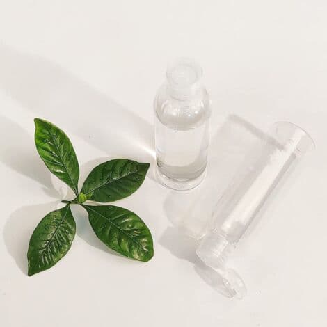 8 reseflaskor, 100 ml plastflaskor med 8 små trattar, transparent PET-KOSMETIKA