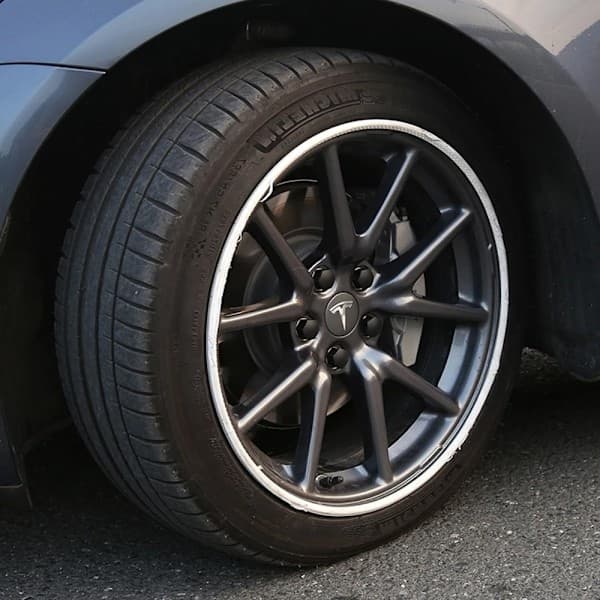 4-pakning - Tesla senterkopper / hjulnav-emblem - Bil 77 Svart/silver