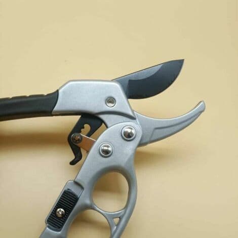 20 cm beskærersaks med skraldefunktion