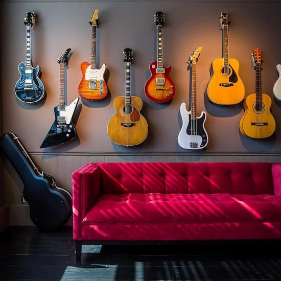 Gitarrväggfäste Set med 4 vägghängare Svängbar Mjuk Krok – Trä U-formad Hållare för Akustiska & Basgitarrer Lättinstallerat Gitarrväggfäste
