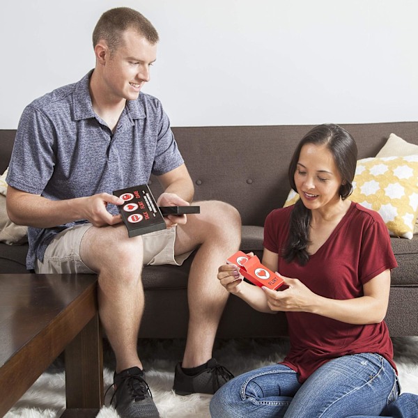 Kul och romantiskt spel för par Date Night Box Set med samtalsstartare Flirtiga spel och coola utmaningar - Talk, Flirt or Dare Cards- 3 spel i 1