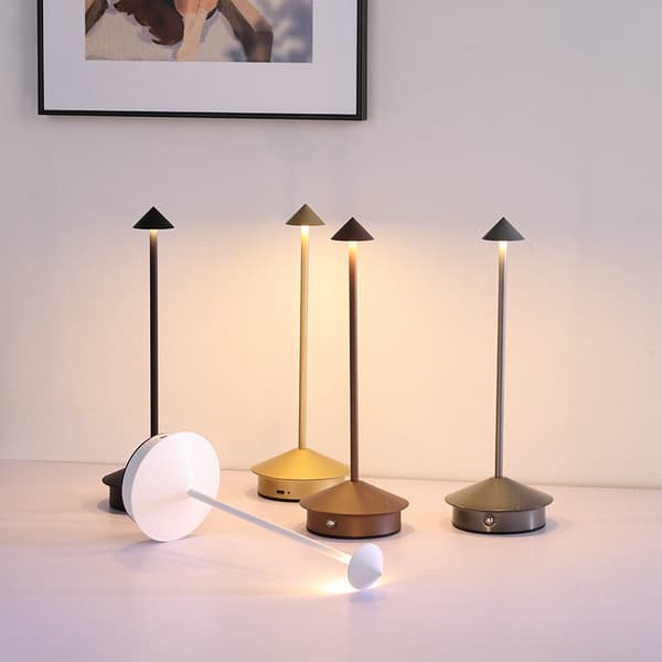 Dimbar LED bordlampe, IP54 beskyttelse, innendørs/utendørs bruk, plugg, H30cm, EU-plugg gull