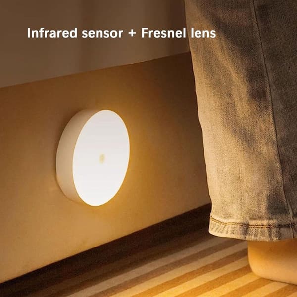 2-pack LED-nattlampor med rörelsesensor, lämpliga för sovrum, badrum, toaletter, trappor, kök och hallar.