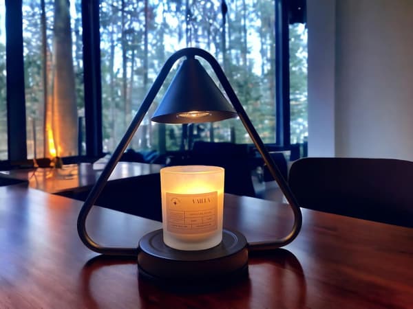 Lysvarmerlampe med timer og lysdæmper - Elektrisk voksvarmer med 2 pærer, stilfuld og sikker til store glas