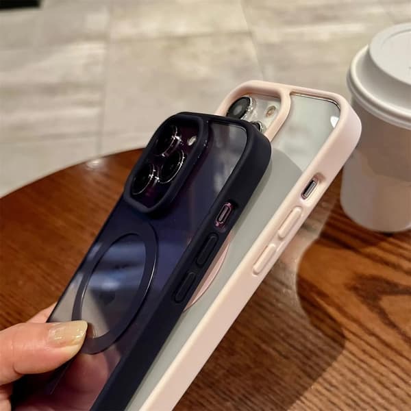 Stöttåligt akryl magnetiskt transparent telefonfodral för iPhone 16 Pro Max, stöder trådlös laddning, tillverkat av hårt PC-material. Grå.