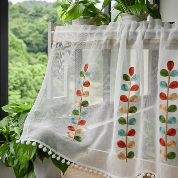 Broderad blad mönster Café Gardin med Pom Pom Trim, Polyester Halv Gardin, Stångficka Drapering Vit, Storlek 59\" x 24\" 1-pack