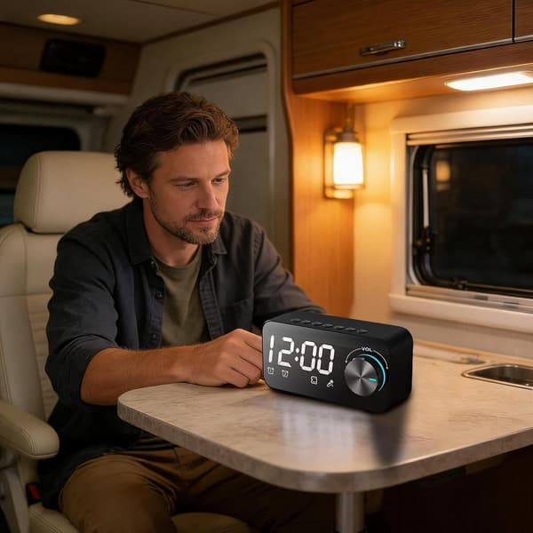 Multifunktionell Bluetooth-högtalare med LED-display - Trådlös ljudenhet med kortplats, digital väckarklocka, bärbar skrivbordsenhet för kontor och studier