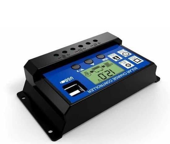 30A DC 12V - 24V PWM Solladdningsregulator med LCD och 5V USB