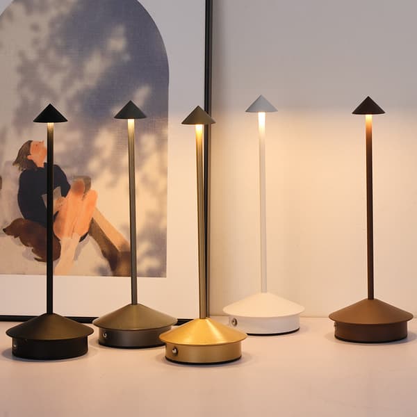 Dimbar LED bordlampe, IP54 beskyttelse, innendørs/utendørs bruk, plugg, H30cm, EU-plugg gull