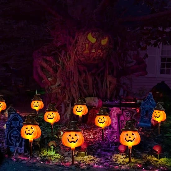 Sæt med 5 solcelledrevne Halloween Jack-o'-lantern stavlamper – orange havelys til udendørs dekoration