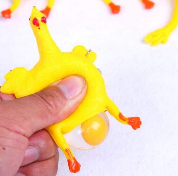 16cm Sjov Squishy Voksenlegetøj Kylling og Æg Stressaflastning