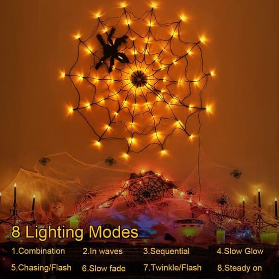 Halloween spindelvevlys - 1,2 meter diameter med 70 LED-lys - Inkluderer en realistisk svart edderkopp - 8 lysmoduser med fjernkontroll - Timerfunksjon orange