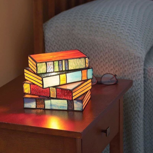 Stained Glass Stacked Books Lamp. Farget glass bordlampe. Vergissim boklys