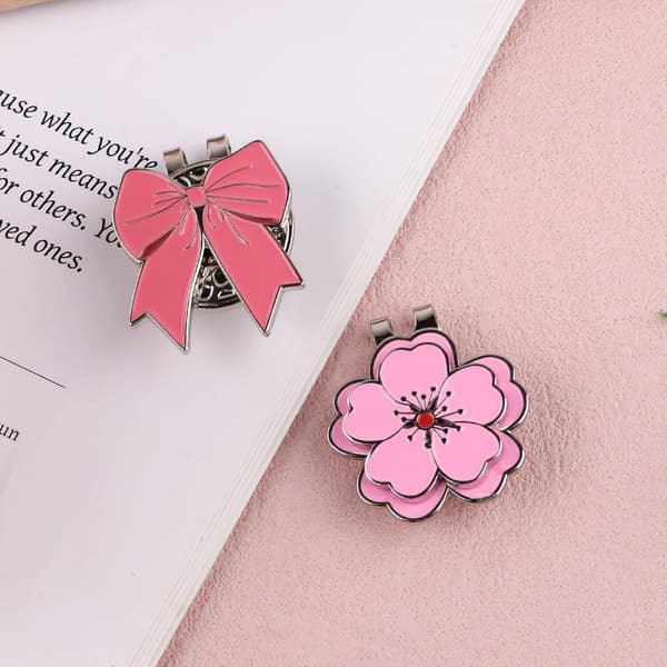 2 stk. magnetiske golfhatteclips, lyserøde magnetiske golfboldmarkørhatteclips boldmarkørtilbehør til mænd kvinder golfspillere (roset- og blomsterstil)