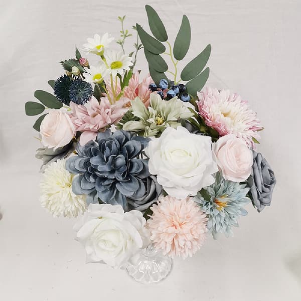 Brudebuket med blomster til bryllup blue