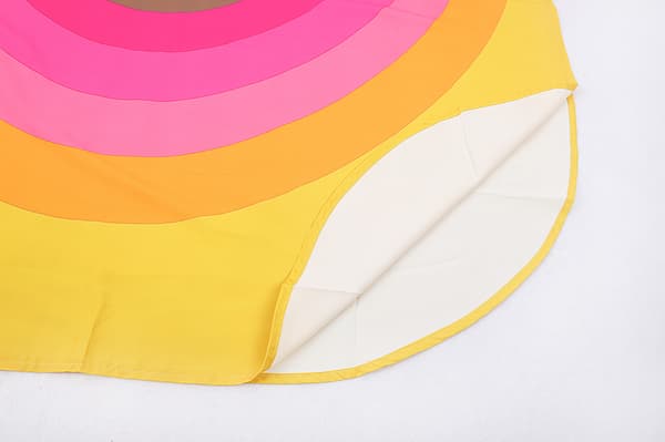 Dame strandkjole i regnbuefarver, plus size Yellow