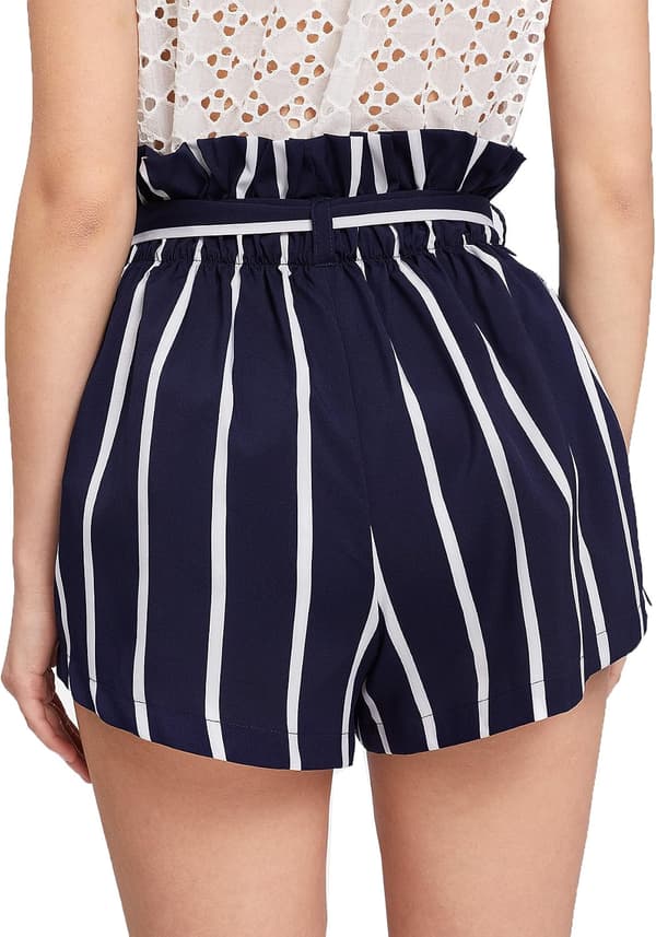 Afslappede sommershorts til damer med elastisk talje. Navy