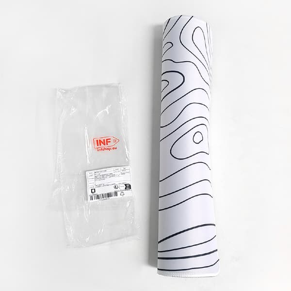 Stor musematte skrivebordsbakgrunn Hvit M Hvit White M