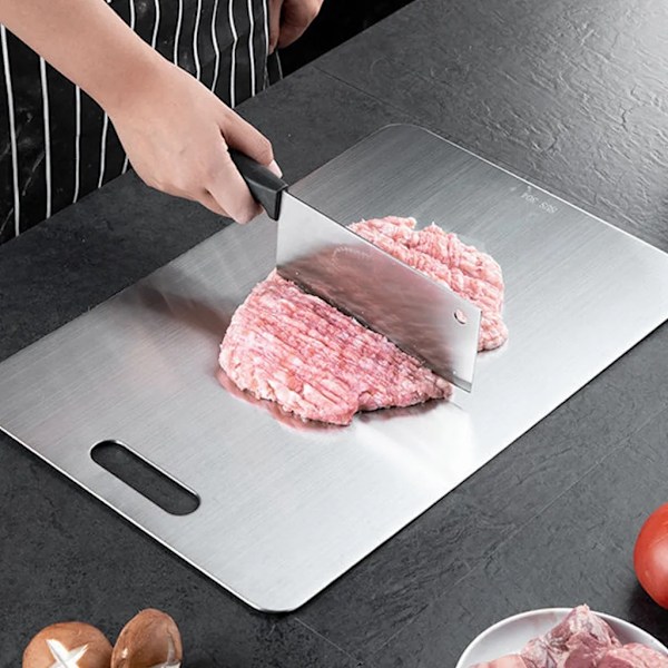 Titan skärbräda - Rostfri stålskärbräda för kök 304 Hackbräda Livsmedelsgodkänd För kött Frukt Grönsaker Diskmaskinssäker Kan hängas 34x23cm